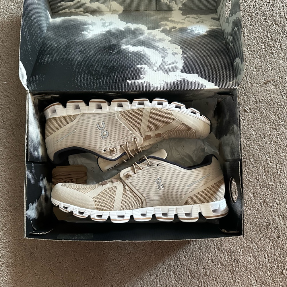 On cloud 5 sneaker